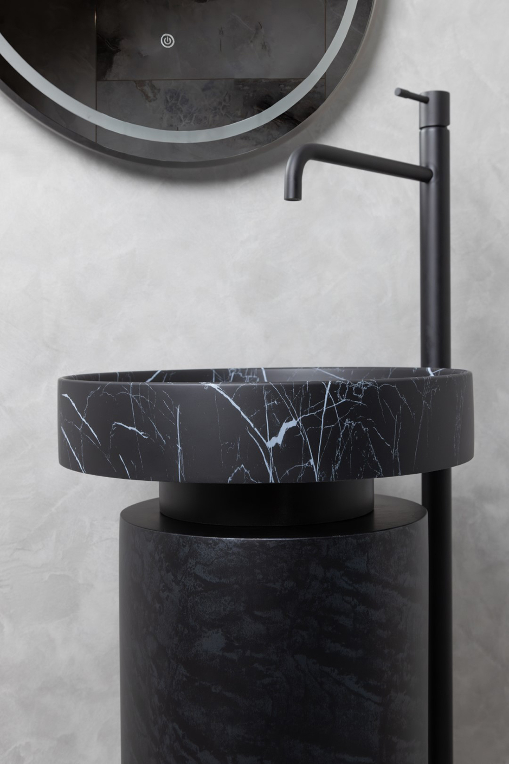 Раковина Ø40 см на пьедестале ArmadiArt Sole Corian 801-NM+801-Base-Bwood