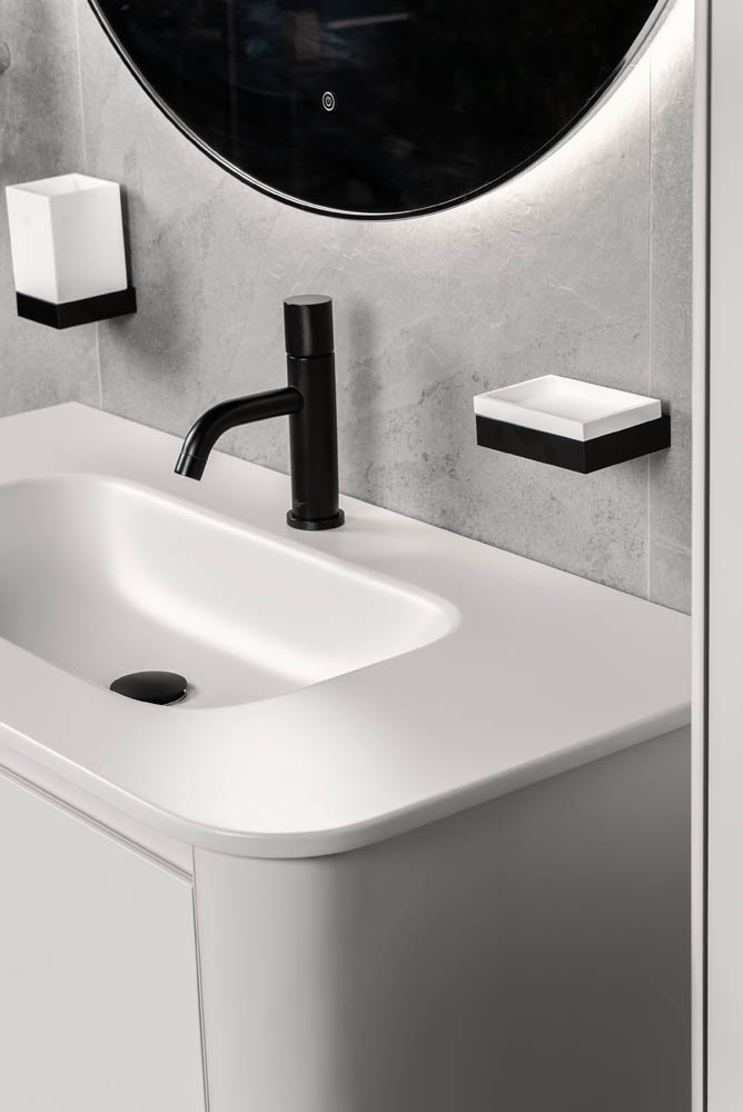 Стакан настенный Qubic Black 10724-B