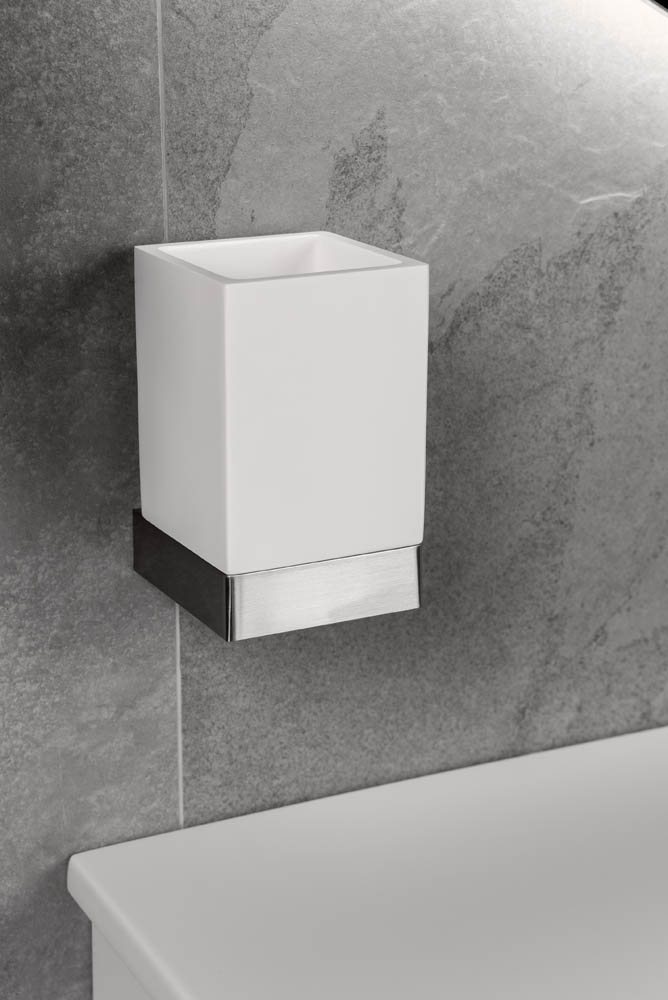 Стакан настенный Qubic Nickel Brush 10724-NB